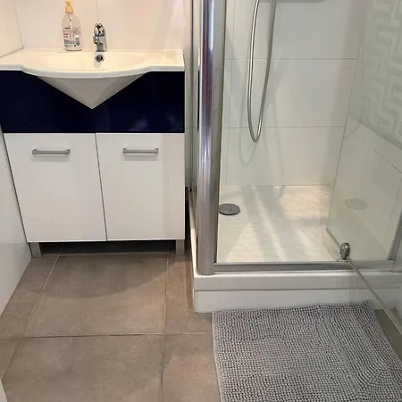 Avec Mezzanine 6 Pers, Piscine, Parking Prive - Fr-1-251-868 *